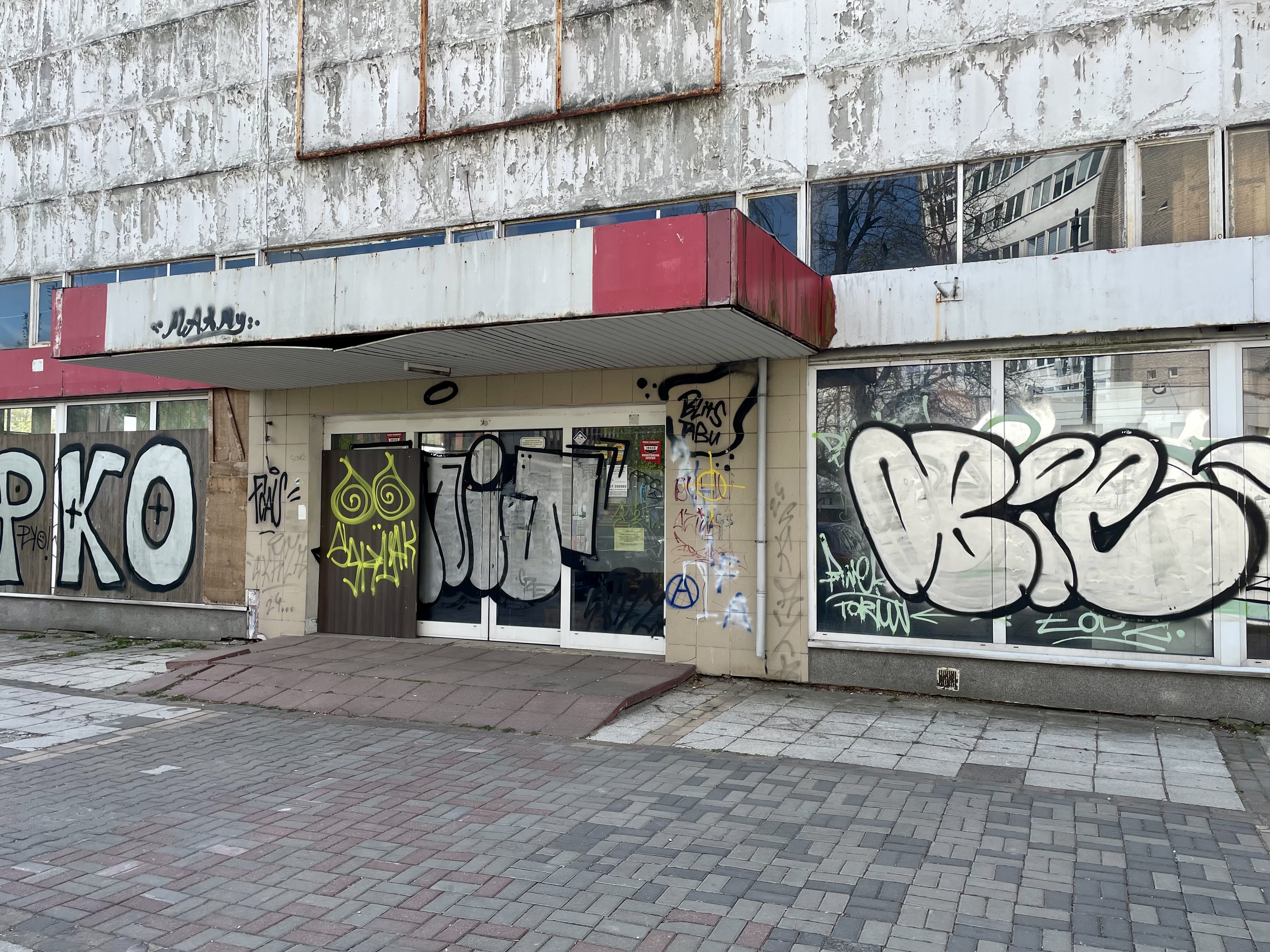 Uniwersam w końcu ożyje?